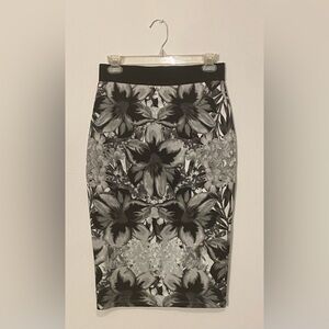 Floral pencil skirt, stretch material, Size: Small